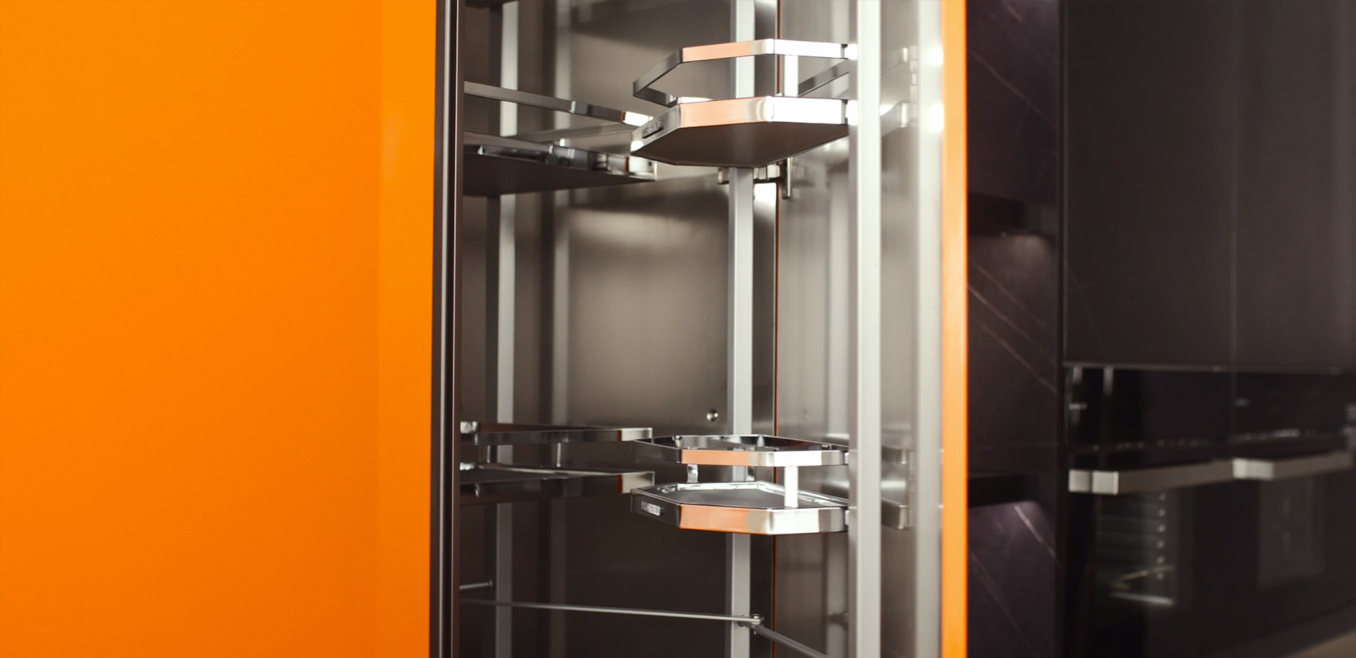 云手指尖<br>轻松开合